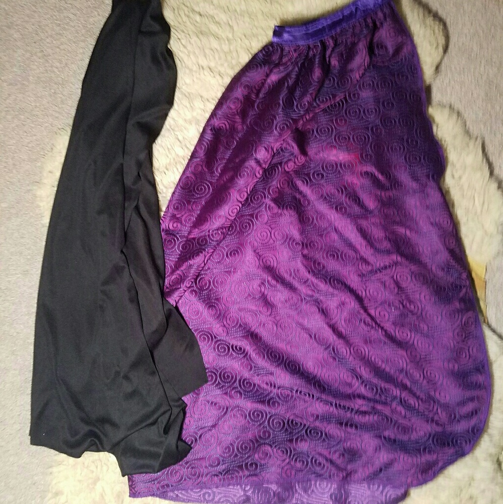 2 Costume Capes
